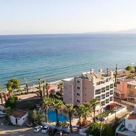 Holiday Hotel Κουσάντασι Εξωτερικό φωτογραφία