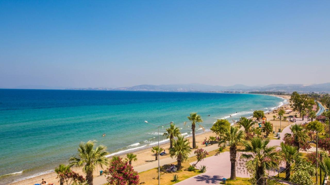 Holiday Hotel Κουσάντασι Εξωτερικό φωτογραφία