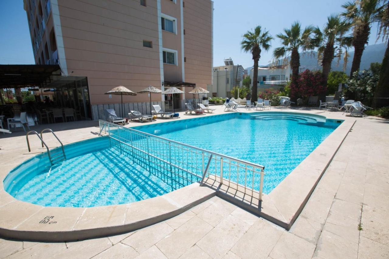 Holiday Hotel Κουσάντασι Εξωτερικό φωτογραφία