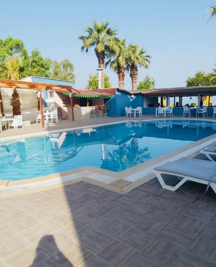 Holiday Hotel Κουσάντασι Εξωτερικό φωτογραφία